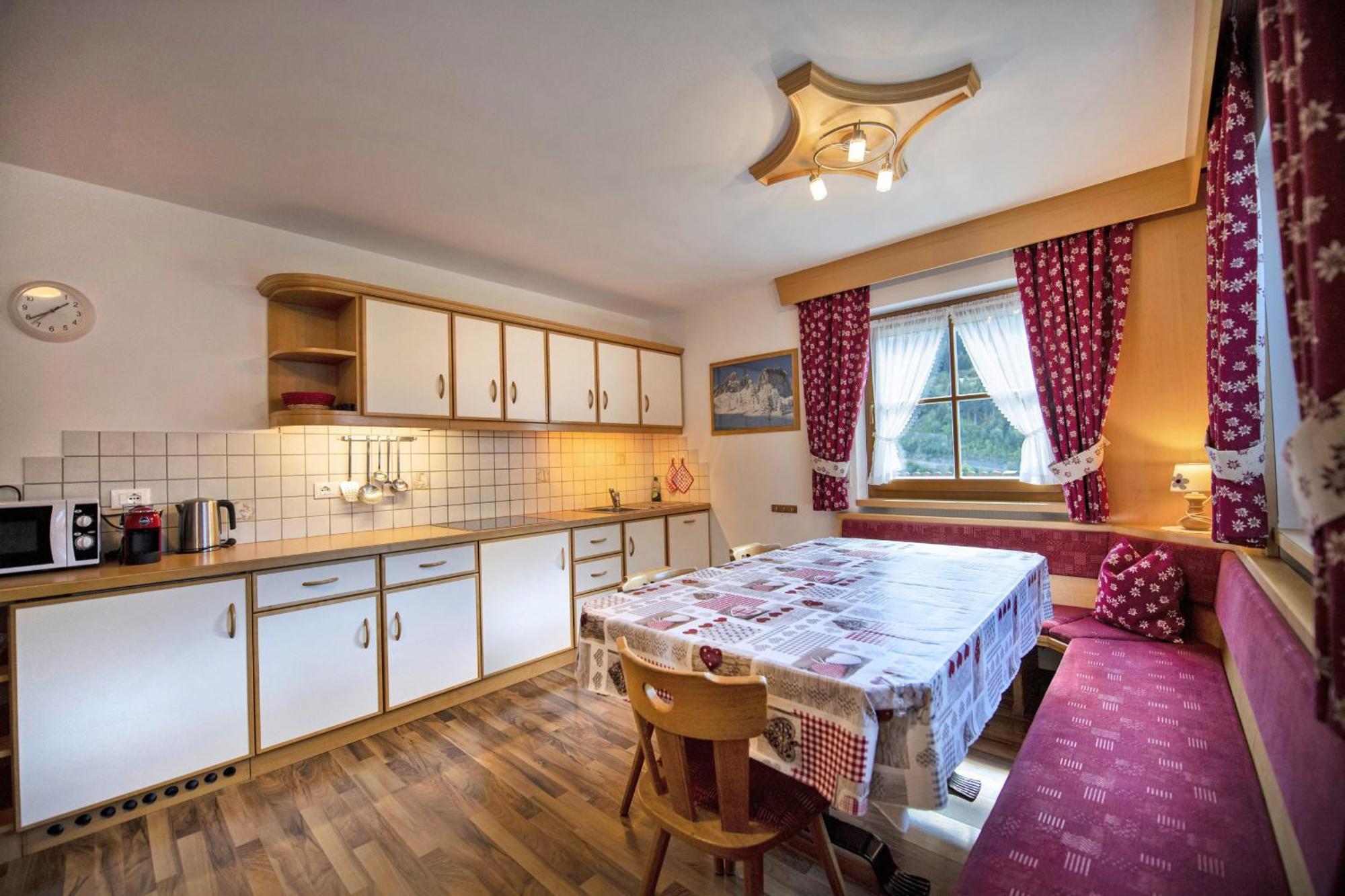 Apartments Miara Santa Cristina Val Gardena Екстериор снимка